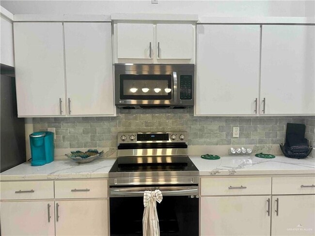 Building Photo - 21 S 42nd St