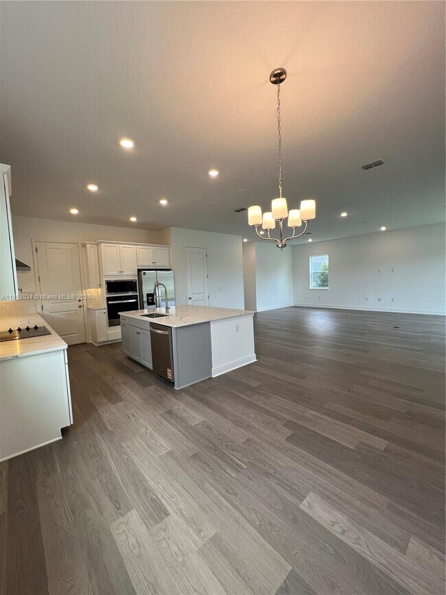Building Photo - 10100 Ballast Dr