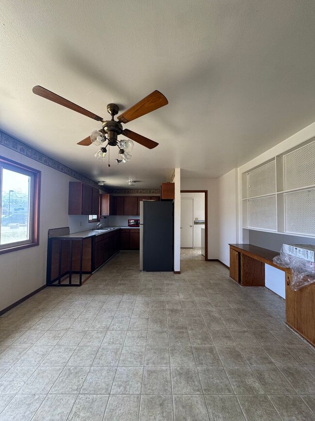 Building Photo - Spacious Home Near Hospital