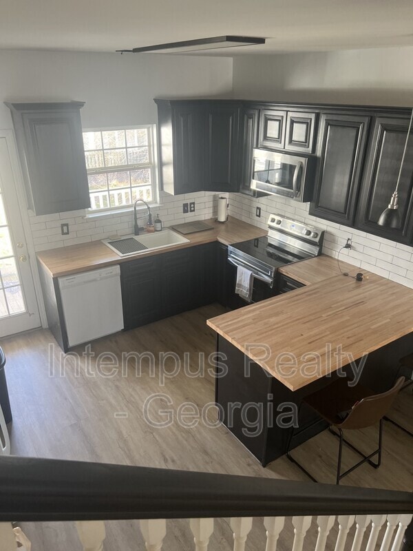 Building Photo - 301 Station Trl