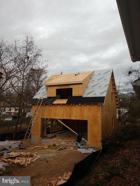 Building Photo - 1105 N Sycamore St
