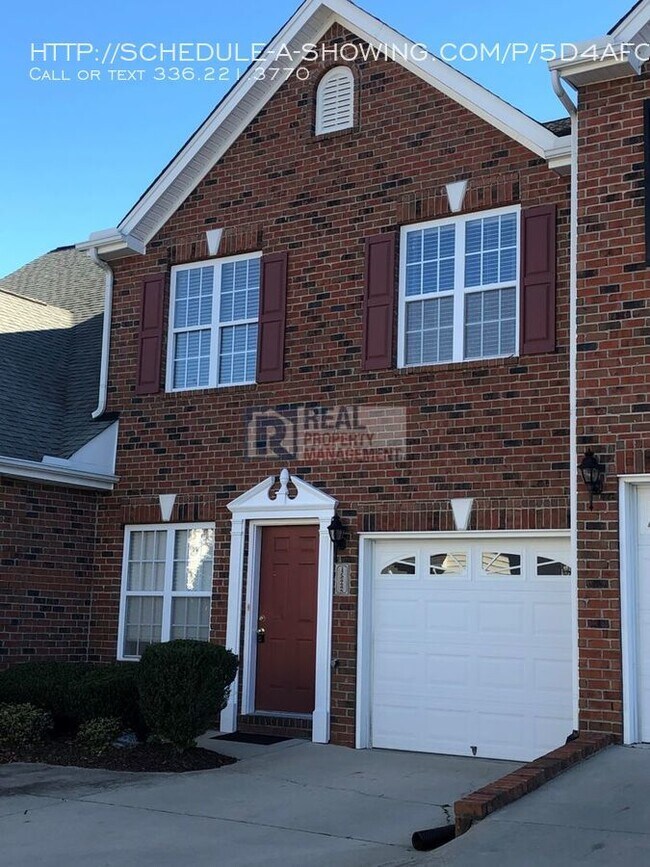 Primary Photo - Gorgeous 2 Story Townhome In Piedmont Trace