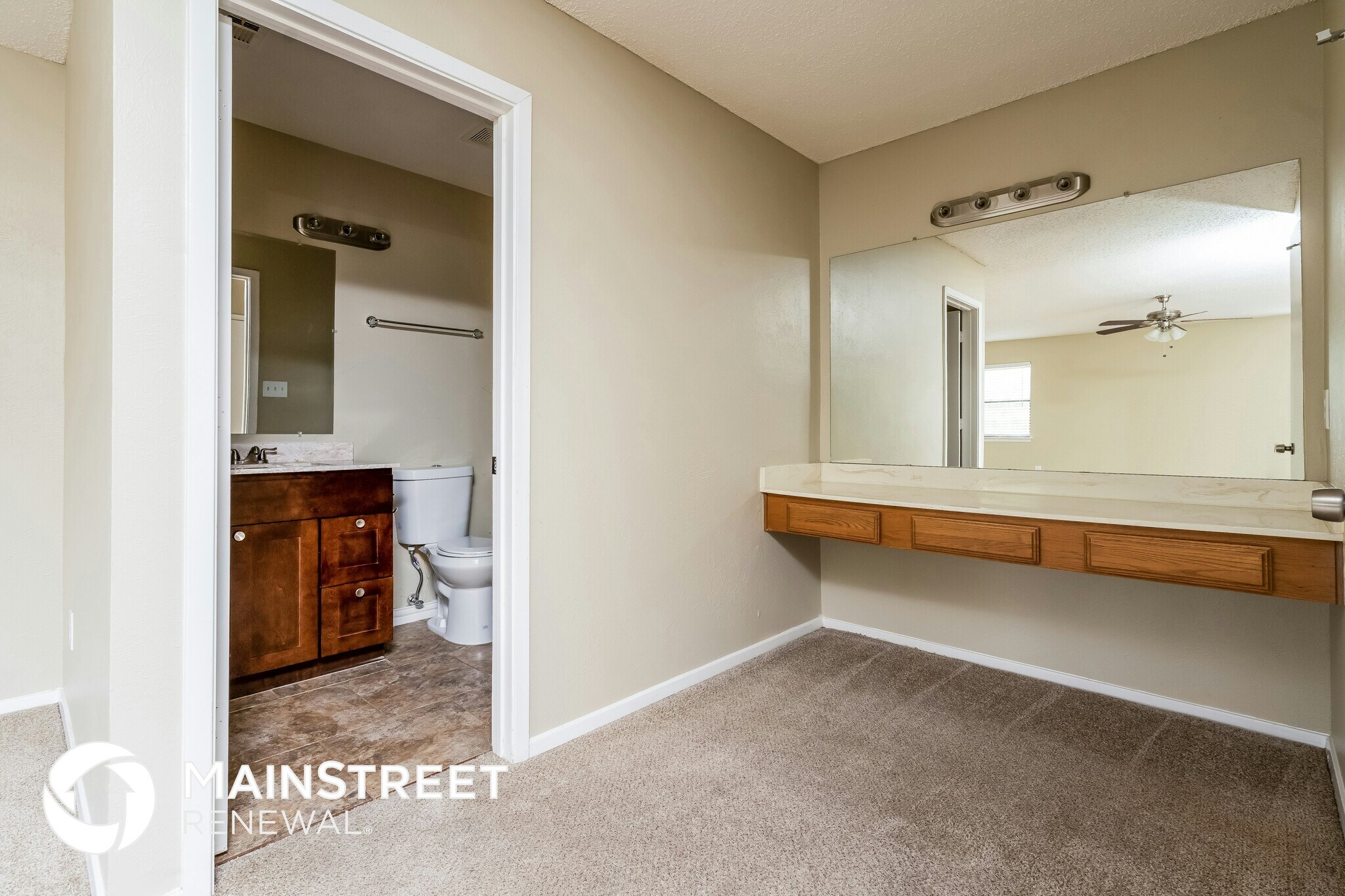 Building Photo - 2437 Channing Dr