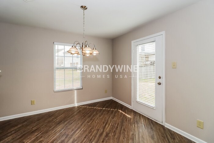 Building Photo - 1715 Larne Cir