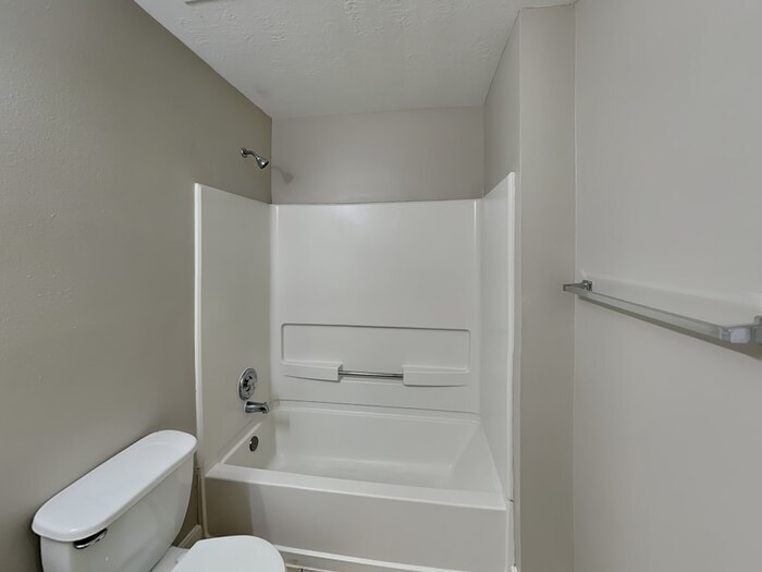 Building Photo - 430 Fishawk Way