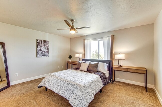 Building Photo - 48 S Cimarron Cir