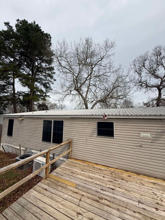 Building Photo - 16484 Brittany Way