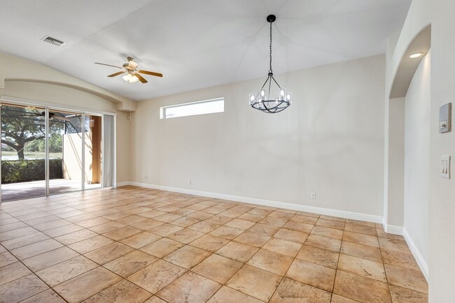 Building Photo - ** TUSCANY COVE ** 2 BED + DEN / 2 BATH / ...