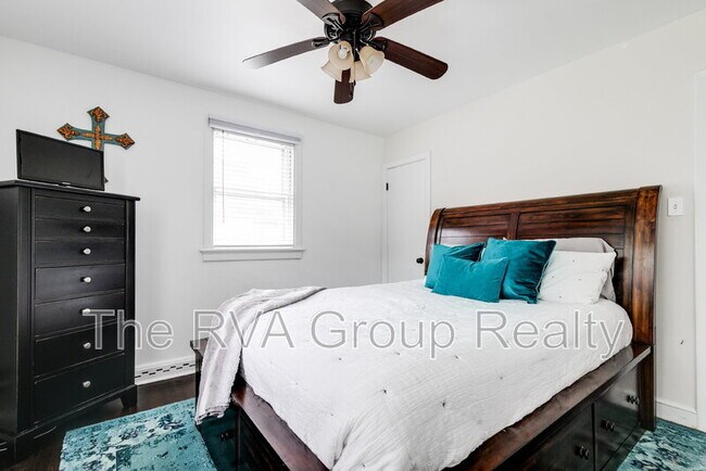 Building Photo - 6325 Glyndon Ln