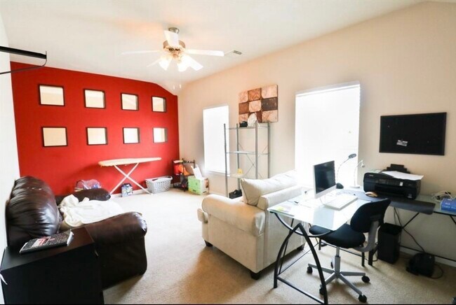 Building Photo - 135 S Spinning Wheel Cir