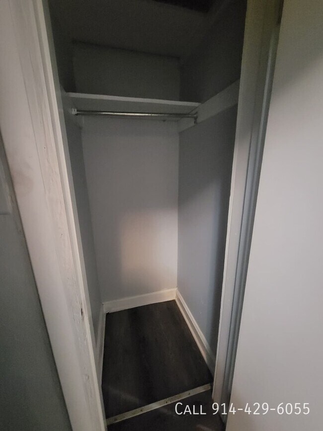 Building Photo - 160 Waverly St