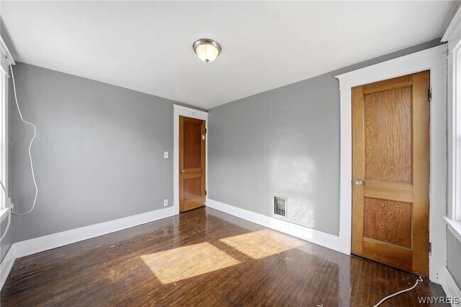 Building Photo - 220 Dartmouth Ave