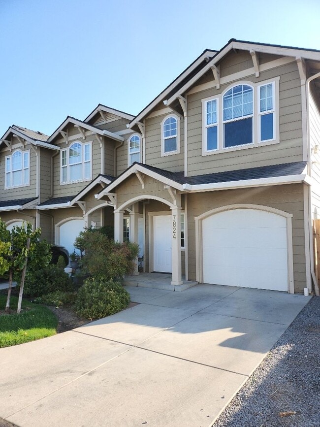 JUST REDUCED....3 bedroom, 2.5 bath Townho... 7824 Phaedra Ln White