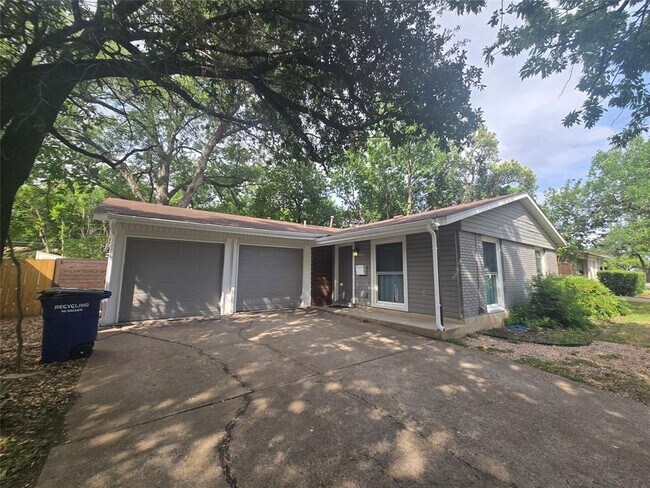 Primary Photo - 1608 Sweetbriar Ave