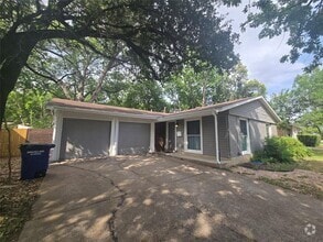 Building Photo - 1608 Sweetbriar Ave