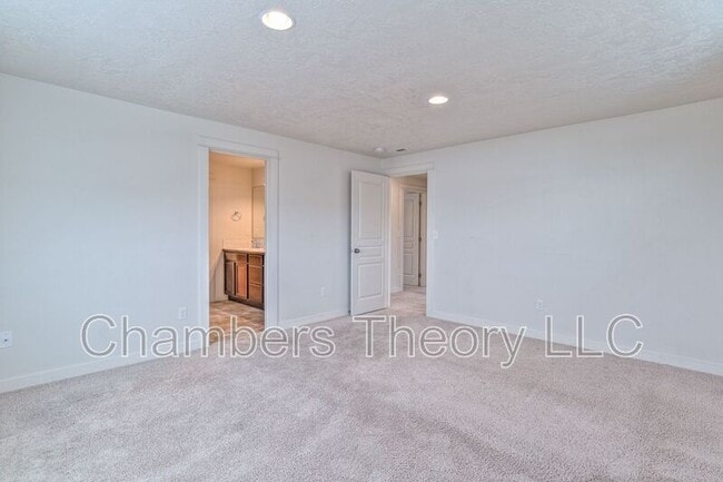Building Photo - 3593 SW Pumice Ave