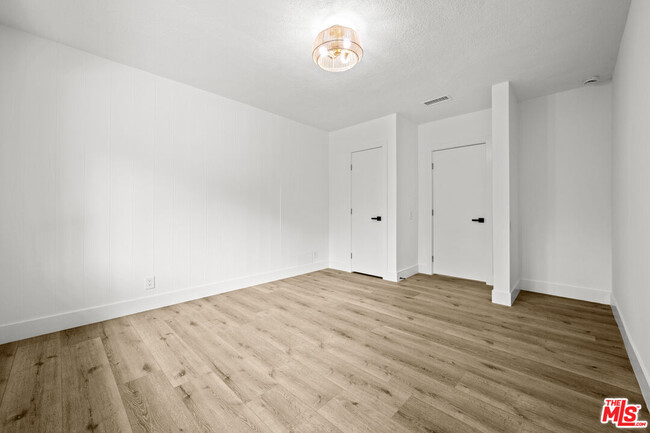 Building Photo - 1027 Acanto Pl