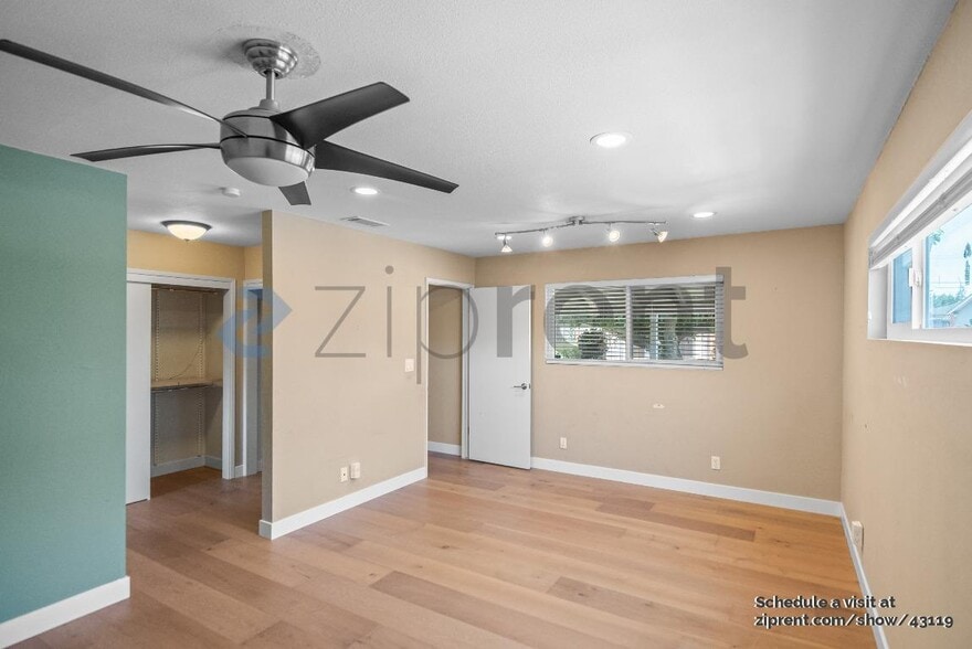 Building Photo - 119 Calado Ave