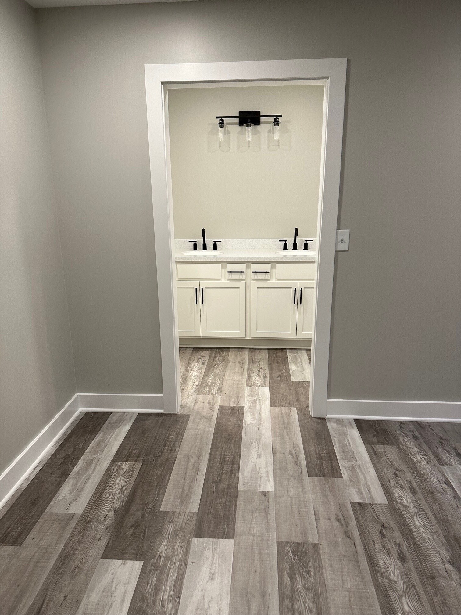 master bathroom - 1622 Gunnison Rd