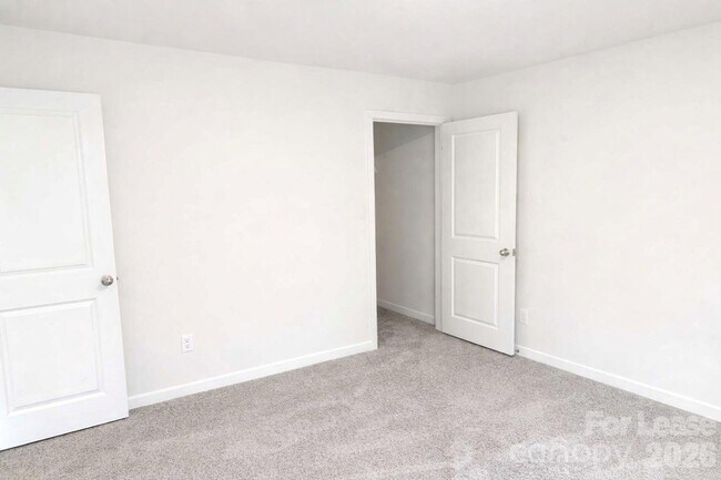 Building Photo - 116 Windstone Cmn Ln