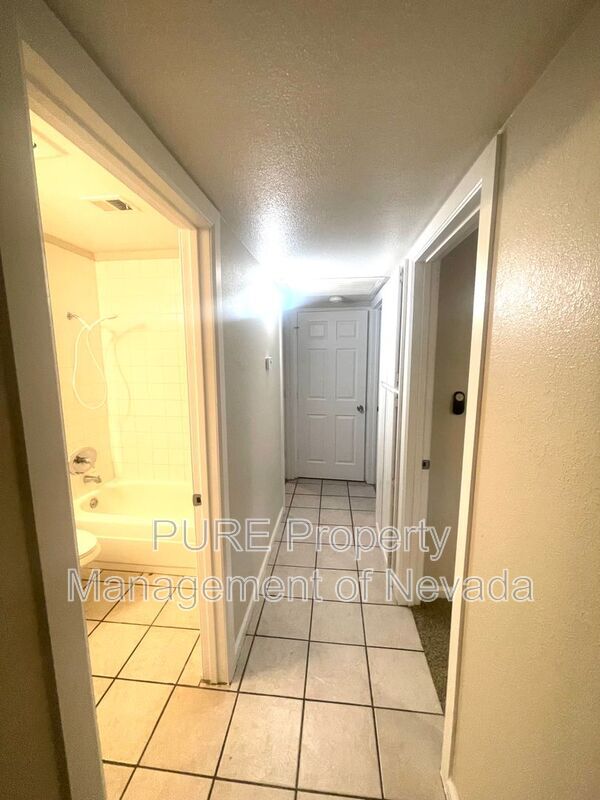 Building Photo - 2315 Caravelle St