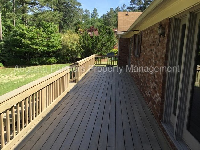 Building Photo - West Lake - Columbia County