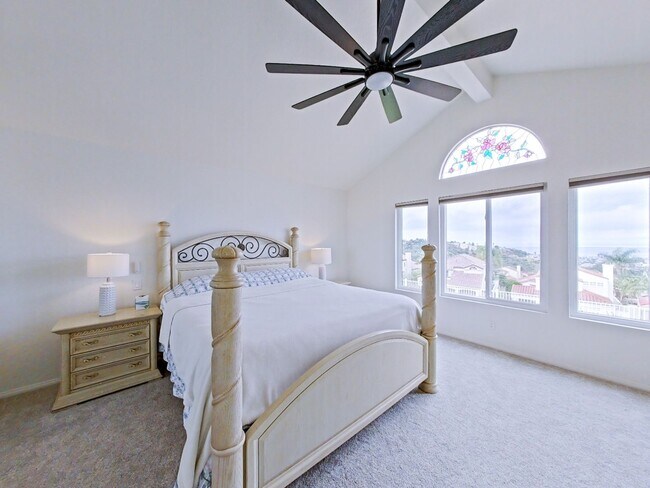 Building Photo - FURNISHED - Elegant 3 bedroom with office ...