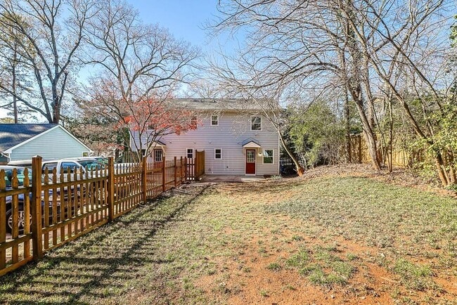 Building Photo - 732 S Candler St