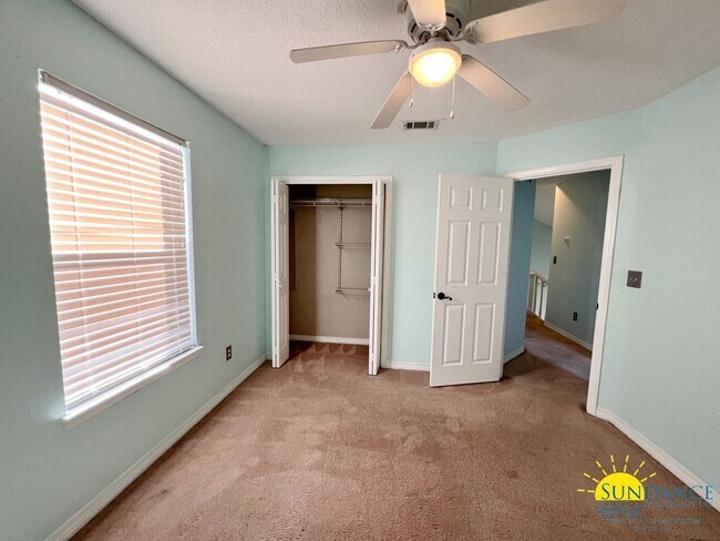 Building Photo - 1059 Windmill Dr