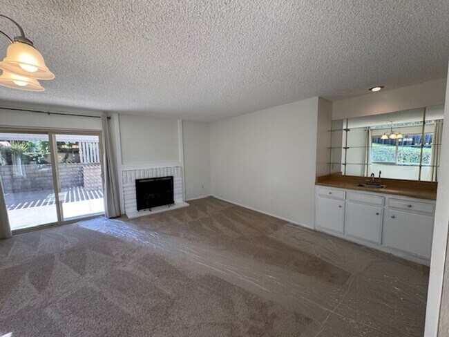 Building Photo - Newly Renovated 4 Bedroom 3 Bath Home with...