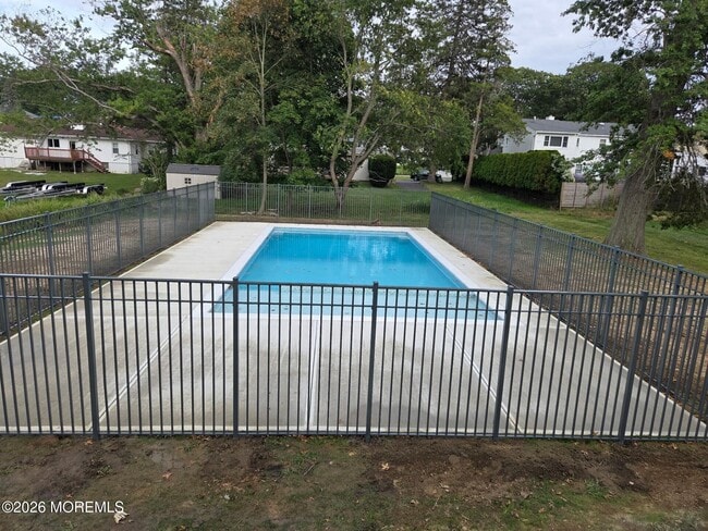 Building Photo - 475 Monmouth Pl