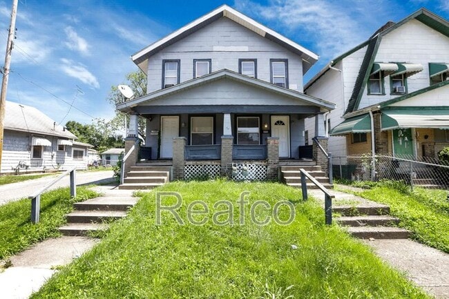 Primary Photo - 498 N Champion Ave