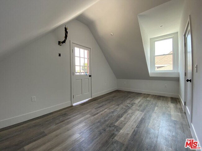 Building Photo - 1301 W 22nd St