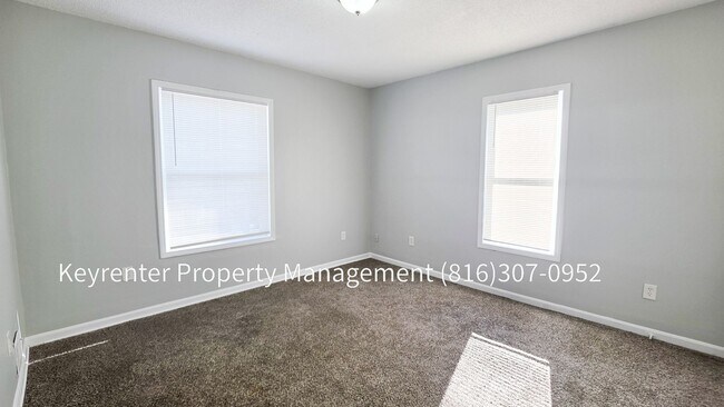 Building Photo - 4 Bedroom 3 Bath for rent