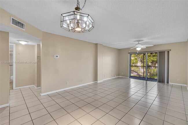 Building Photo - 1100 NW 87th Ave