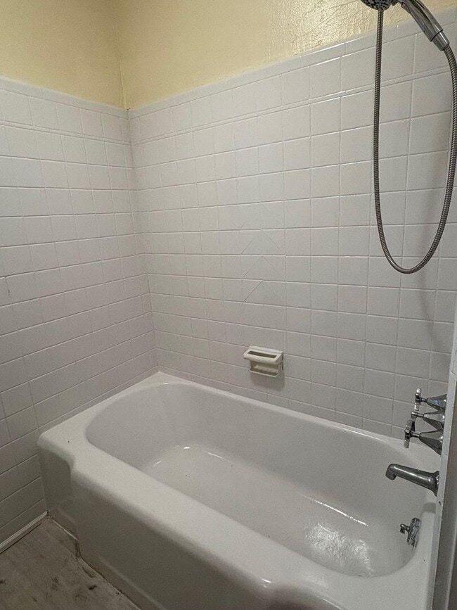 Building Photo - 810 Citrus Ave