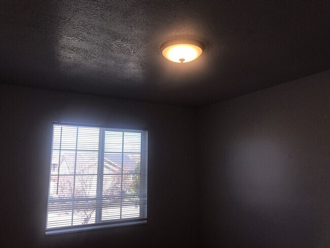 Building Photo - Clearfield Home for Rent
