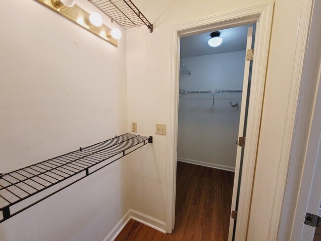 Building Photo - 1555 San Luis Rd