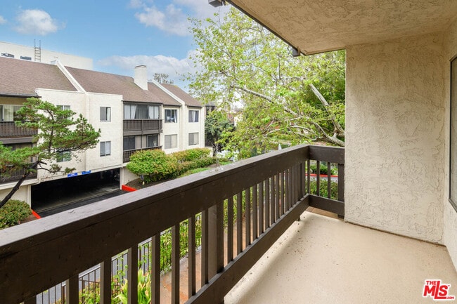 Building Photo - 11201 Summertime Ln