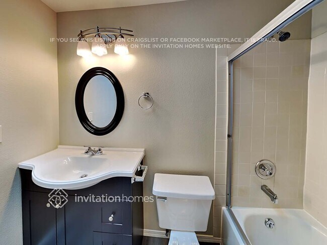 Building Photo - 9919 Zircon Dr SW