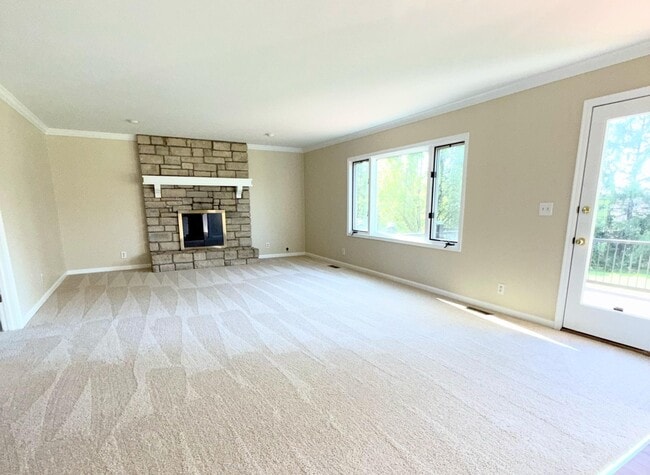 Building Photo - 917 Whirlaway Dr