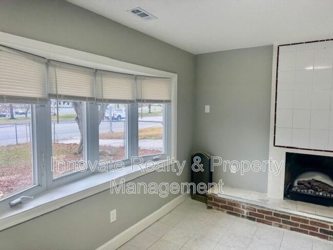 Building Photo - 2819 Comly Rd