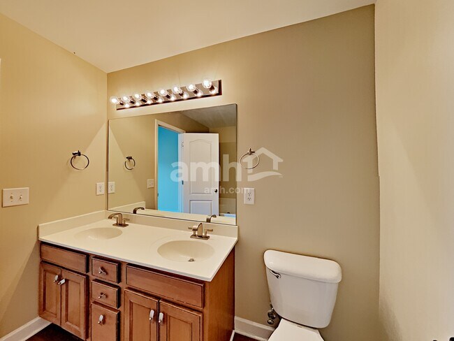 Building Photo - 982 Acadia Ct