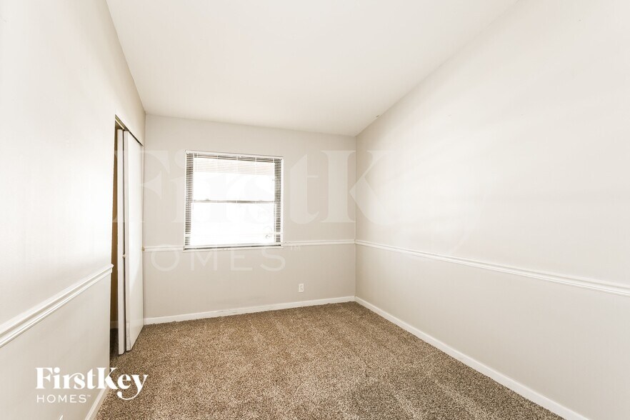 Building Photo - 255 Mohican Ln