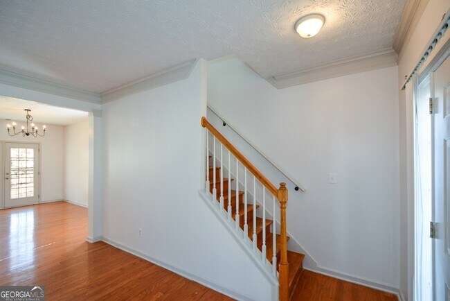 Building Photo - 5460 Hampton Ct