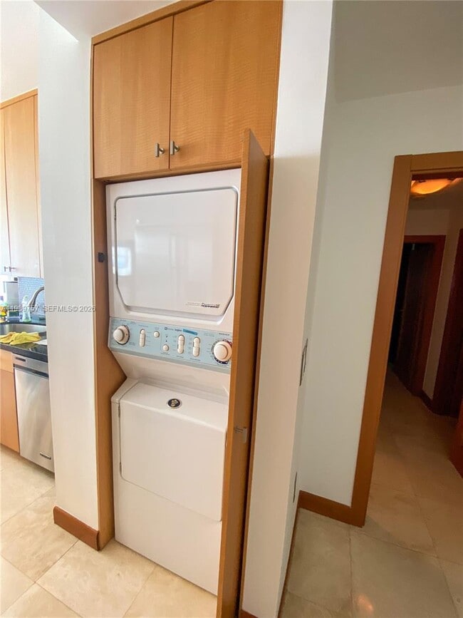 Building Photo - 6301 Collins Ave