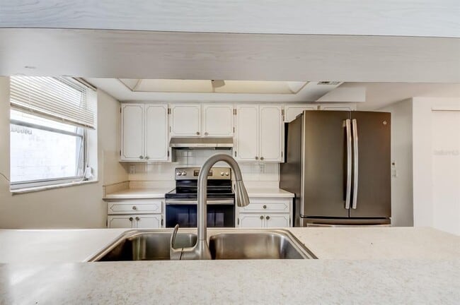 Building Photo - 3735 Mynabird Dr