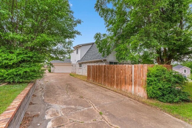 Building Photo - 5315 Colony Hill Rd