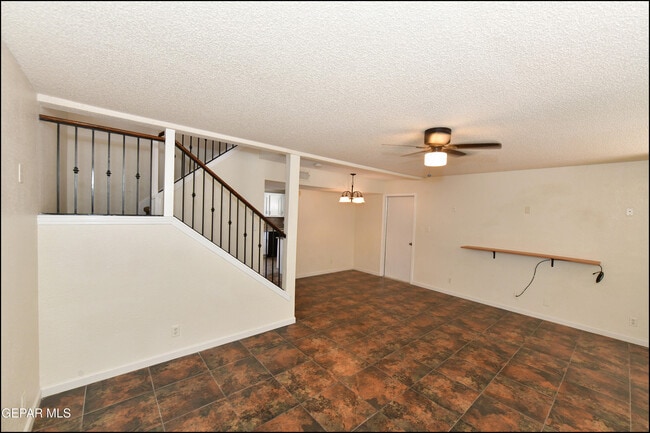 Building Photo - 12121 Tower Hill Dr