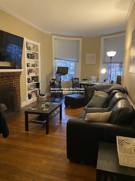 Primary Photo - 456 Beacon St